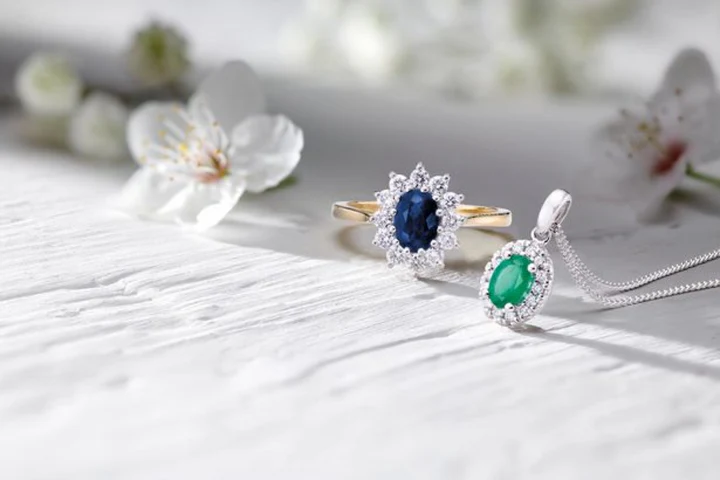 Những khoảnh khắc lấp lánh của vòng tay kim cương